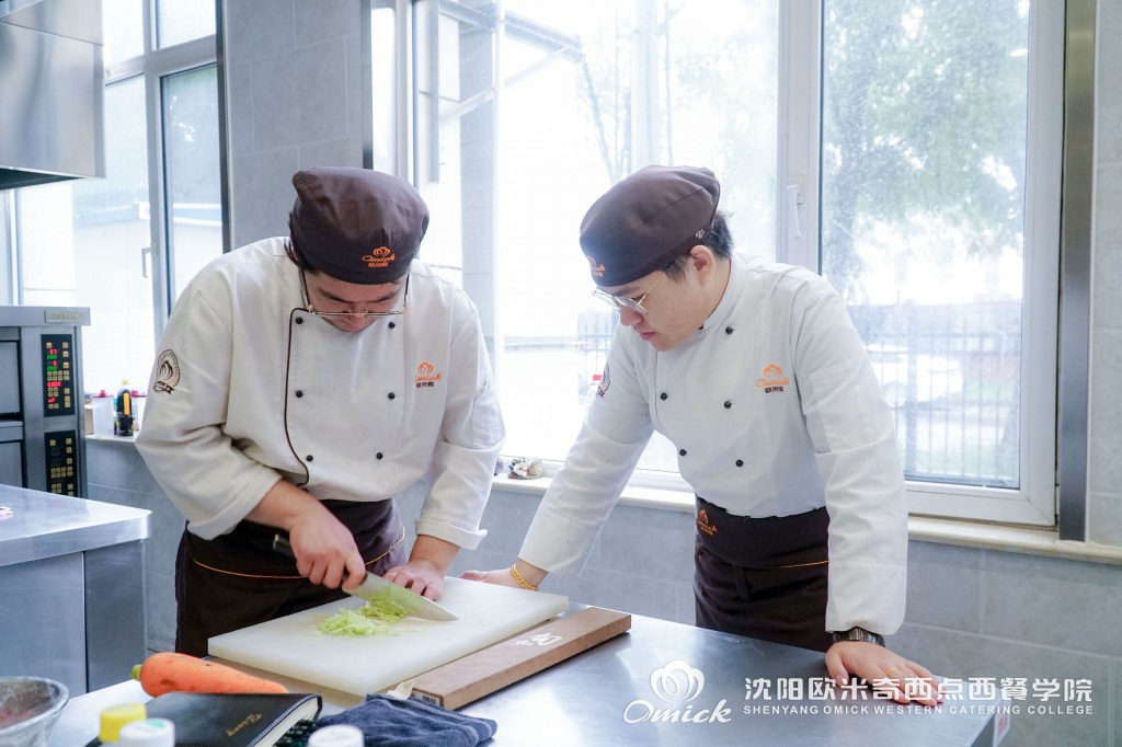 西餐厨师工资高不高