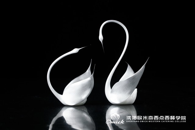 沈阳有初中生可以上的西点学校吗